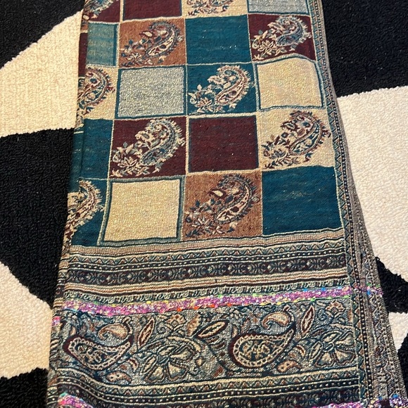 Mosaic printed Scarf - Picture 2 of 3
